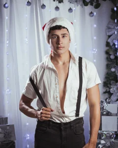 AustinJones_ kullanıcısının Merry Christmas to all my guys😏❤️ albümü -  4 fotoğraf