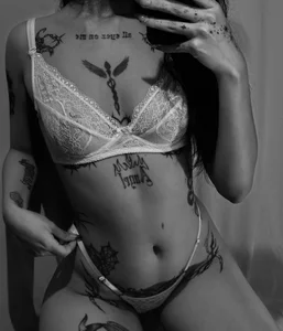 Kendramillerr_1Art does not need color图片 8