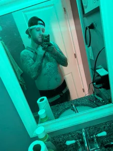 Loyaltybeforeroyalty Public slika 4