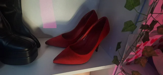 Holy_Mistress_S Heels Immagine  5