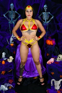 MartinaWestt WONDER WOMAN 🦸‍♀️🥵 Gambar 3