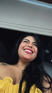 kiana_cream Today is yellow 💛💛 Pic 2