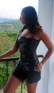 agatha_collins_ Fine and elegant woman Pic 2