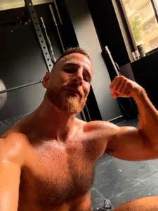 Sweaty and training💪 od _adamcoper_  5 snímek