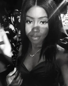 honeyy_cherry Public Pic 4