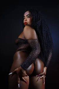 CandyMartinez_ Lights, shadows and skin Pic 4