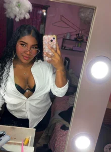 NaomiiHillselfie Bild 4