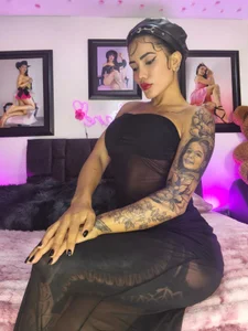 juliane_sweer1 juliane in the bed Pic 6