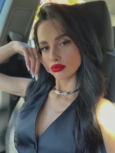 NadineRay Public Foto