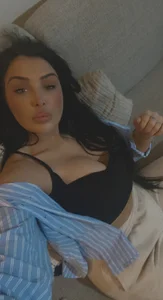 Olivia-Raexx Public Pic 4