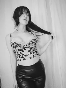 SophiaLiu Public Pic 3