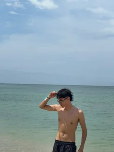 AronTawers 🔥Heat, sun and wet skin🔥 Pic 2