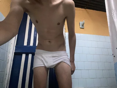 dussan photos in the bathroom before the shower Foto