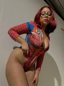 AnngelaSkye: spiderwoman ( 2 фото)