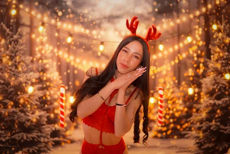 Laskhmi_: Christmas 2025 🎀 ( 2 фото)