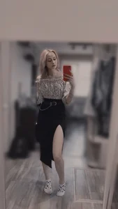 MeganRobinss Public Pic