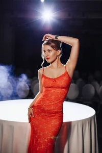 Glamour in Crimson💌 de CassandraMarcy  Imagens