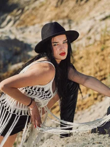 ElektraSunshine kullanıcısının the girl in the hat。.:☆*:･'(*⌒―⌒*))) albümü -  5 fotoğraf