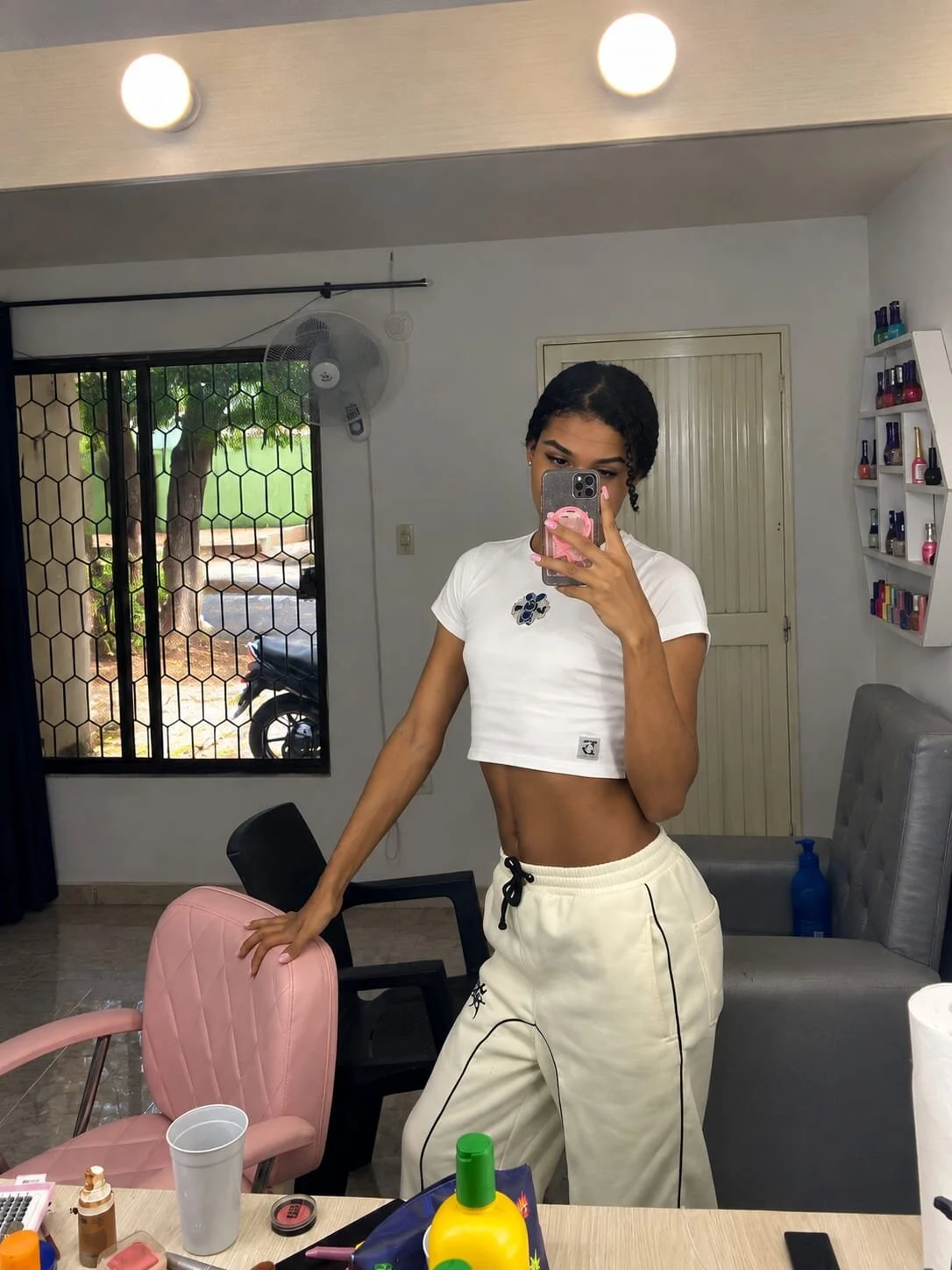 NaomiSaenz_ Trendaava kuva 3222