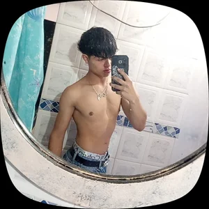 Deann_Tay Public  2টি ছবি