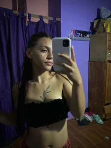 Miaperezz19's XXX Nude Photo 4