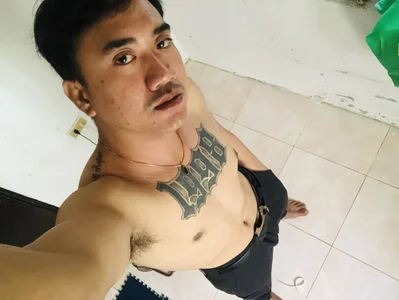 ExtraLarge_Ron Your Man টি ছবি