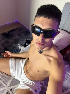 ryan_riley Public slika 3