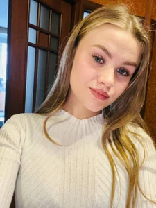 RowenaFares Public Pic 4