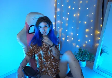 Lain_Root Funny photos before streams ♬♫ヽ(^^ヽ)♪ зображення 5