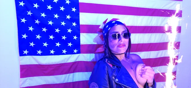 With a taste of freedom and some mischief 🎆. od TaraCarson  8 snímek