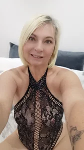 Mommynaughty69 Public slika