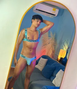 How beautiful the color is like that, right? 🩵 de Leo_Savage_  4 Imagens