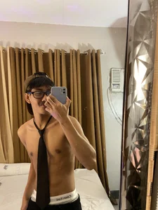 fucking_cum_rodのMirror hotの 5枚の写真