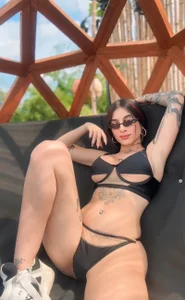 MilaLawrence Come With me Foto 2