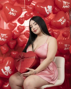 haylie_: valentine's day 2025 ( фото)