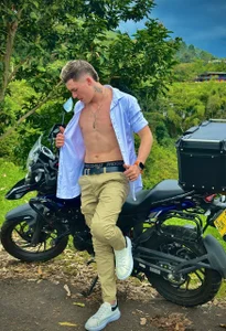 Ken_bigcock77 día soleado صورة واحدة|Ken_bigcock77 día soleado صورتان|Ken_bigcock77 día soleado  4 صور|Ken_bigcock77 día soleado  4 صورة