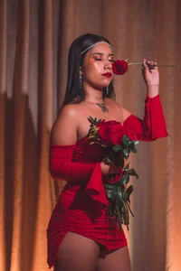 Isabella_Flowers I want you to take off my clothes petal by petal❤🌹🌹 Foto 2