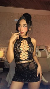 Horny_Brunette_ Public Kuva 3