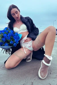 Fortune_888's Do you like extreme girl on the beach 🏖️ in winter ❄️? Sex Photo 5