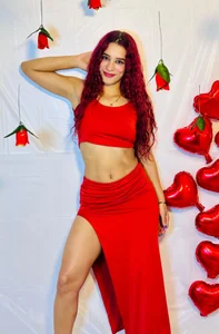 Alisha_Evans_Rs Tonight, hearts aren’t the only thing racing. 🔥💋 Pic 7