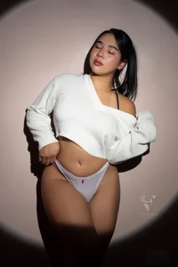 MylarossiのYOUR GOOD GIRLの枚の写真