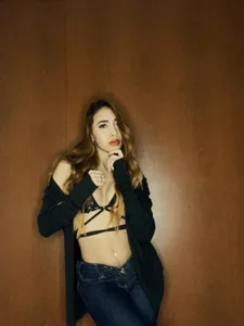 LiaHansson00 Hi honey🤭 Immagine  6