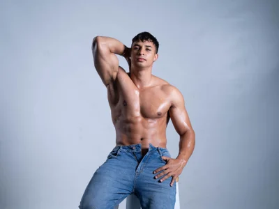 Dylan_Rivera1 Pics of me - {count, plural, one {תמונה אחת} two {שתי תמונות} many {# תמונות} other {# תמונות}}