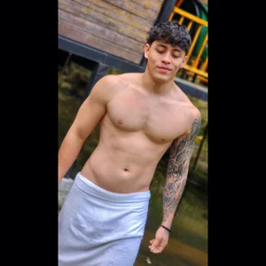 _joansoto In towel 😈 টি ছবি