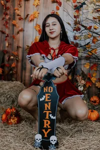 Eimy_grey4u your little red riding hood🩷 Foto 6