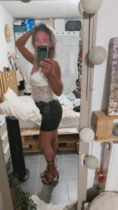 Public de carlamouetteofficial  2 Imagens