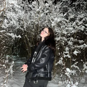 MelissaMays ☃️☃️☃️ Pic 4