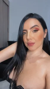 rouse_lili Black makes me look so sexy🙈🙈 зображення 2