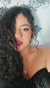 emiily_curly 🖤😍 Pic