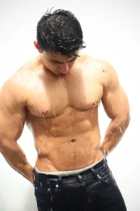 Chris_ClarckのA seductive 🔥🔥の 2枚の写真